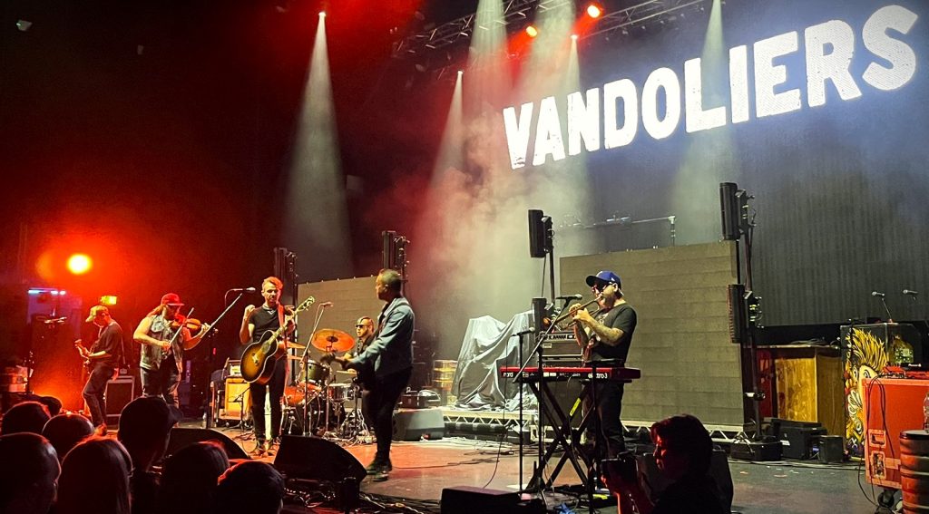 Vandoliers