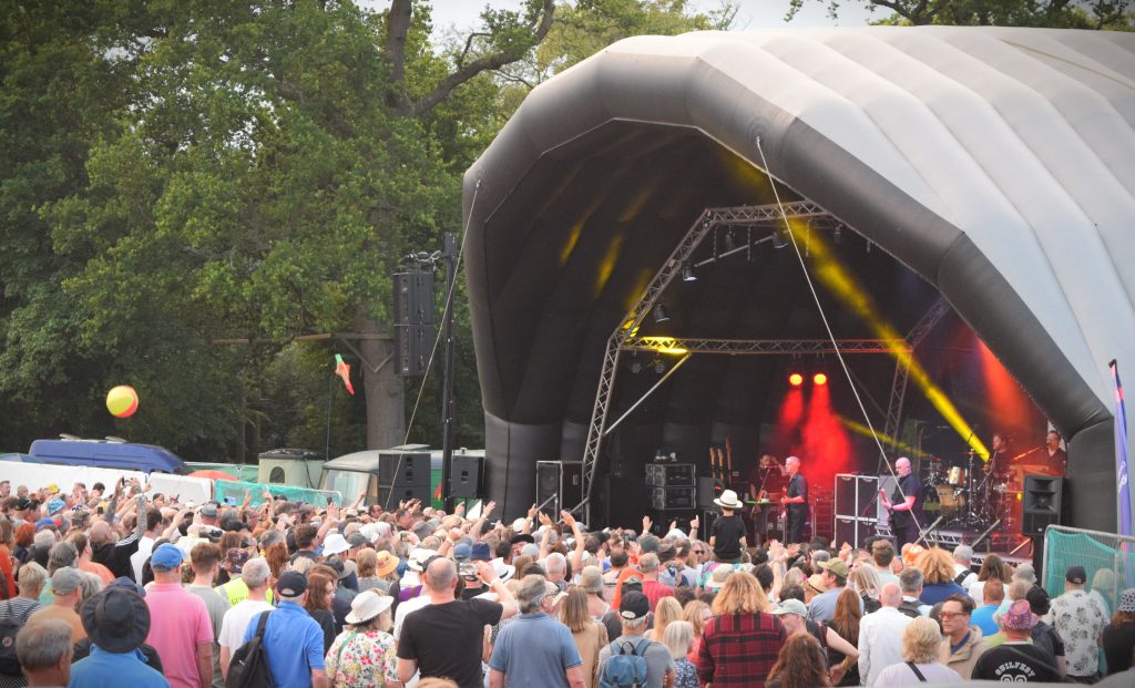 GuilFest - Stranglers close