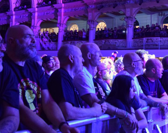 SLF barrier crowd - Rebellion