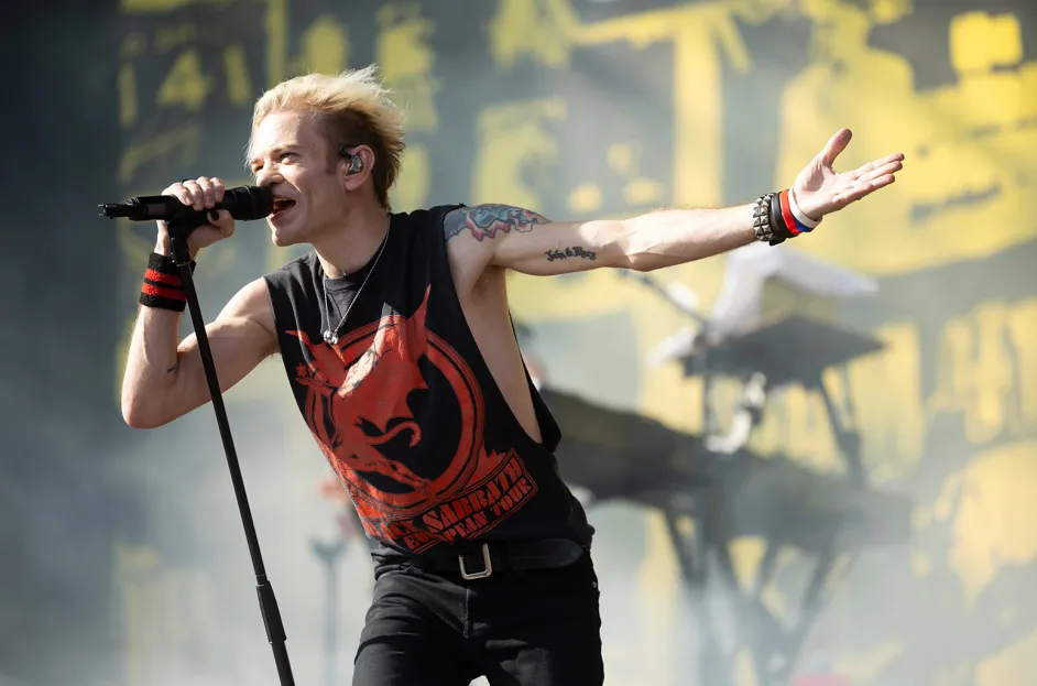 Deryck Whibley of Sum 41 by Matt Jelonek