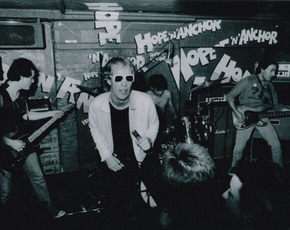 London play the Hope and Anchor 1977 photo by John Andow